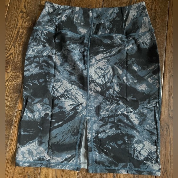 Women With Control Renee’s Reversible Pencil Skirt - Picture 4 of 7